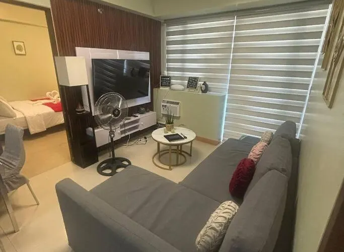 Golden Palm At One Palm Tree Apartment