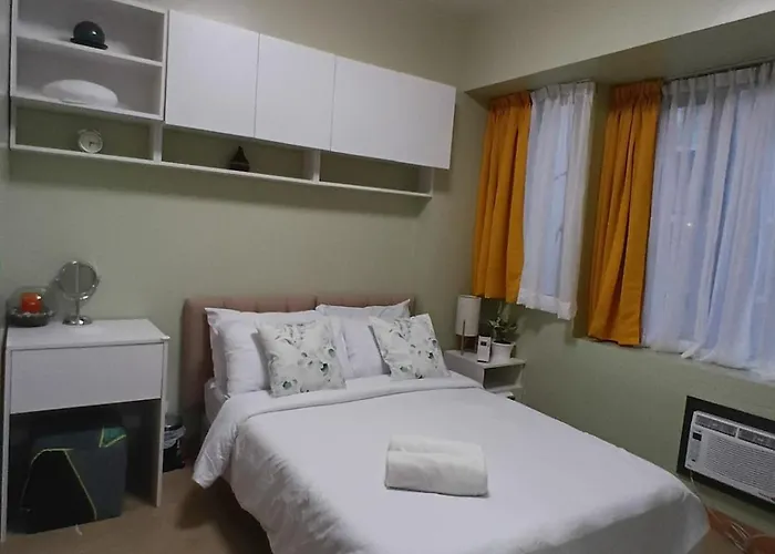 Golden Palm At One Palm Tree Apartment Manila