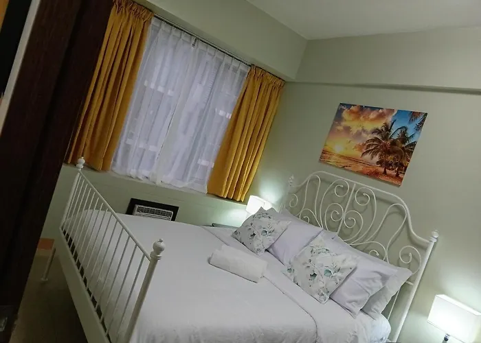 Golden Palm At One Palm Tree Apartment