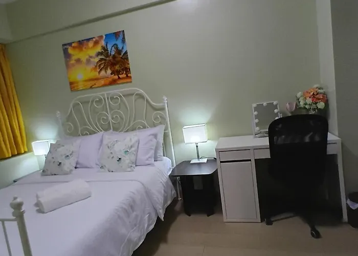Golden Palm At One Palm Tree Apartment Manila